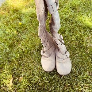 Stylish Gray Women's Boots